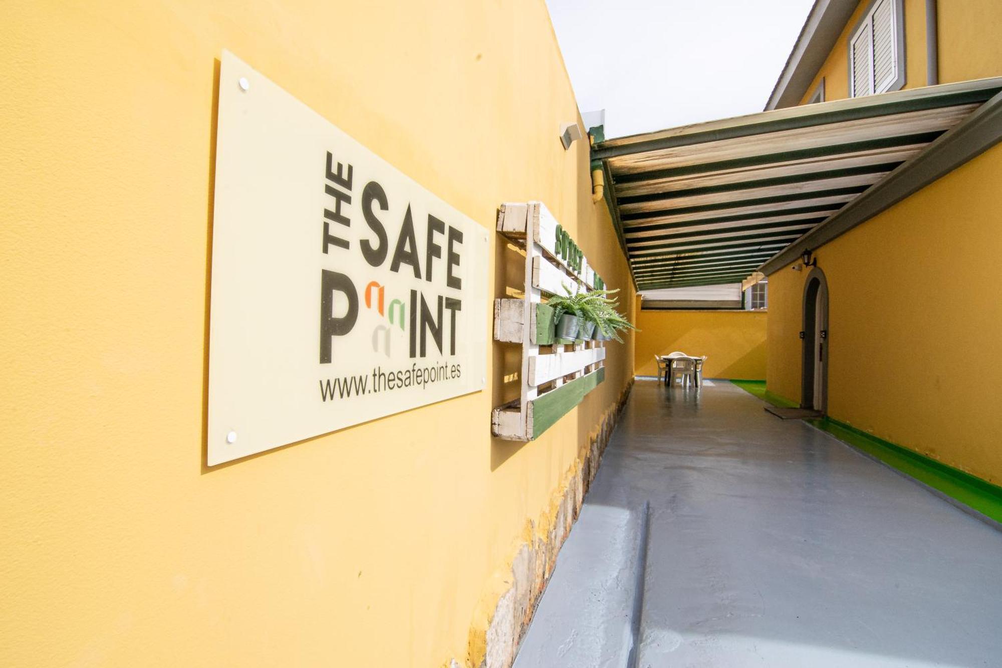 The Safe Point Residential Castillo Кастильо-дель-Ромераль Экстерьер фото